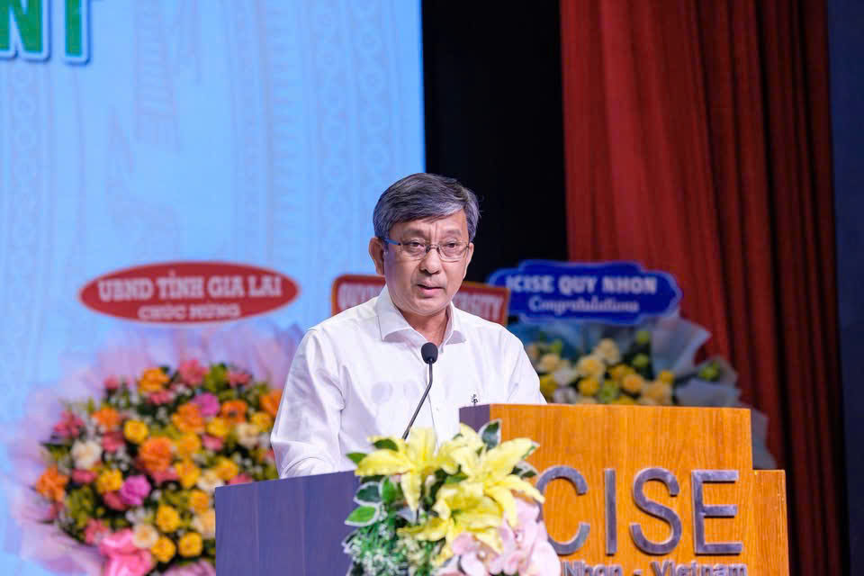 Đưa tri thức khoa học th&agrave;nh quyết s&aacute;ch v&agrave; gi&aacute; trị cho x&atilde; hội- Ảnh 1.