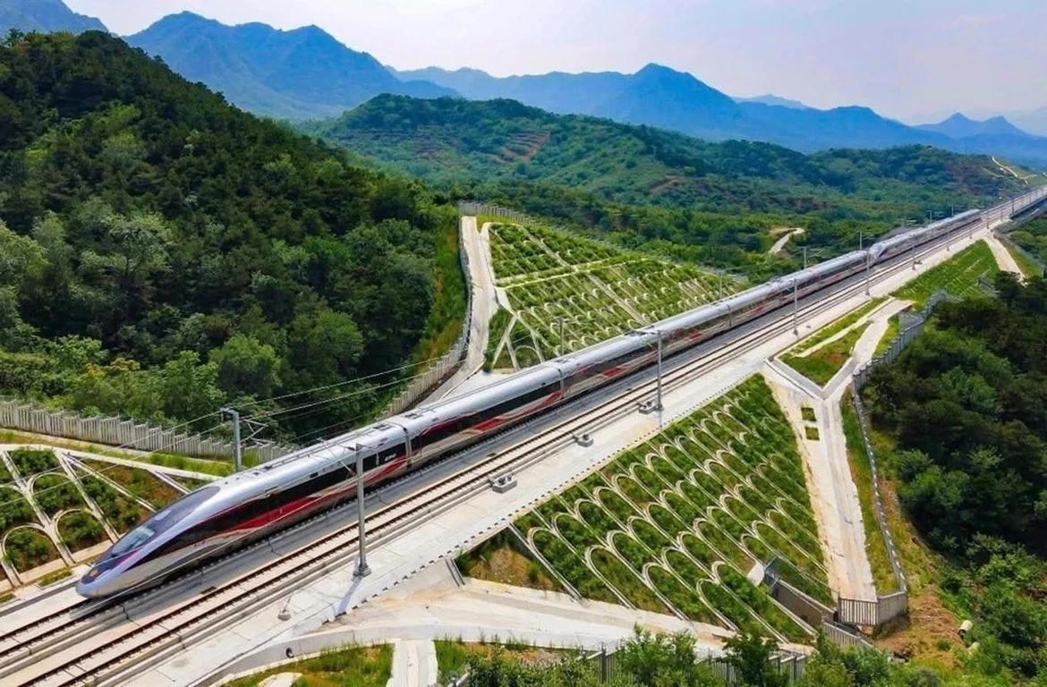Đường sắt tốc độ cao: Từ làm chủ công nghệ đến xây dựng năng lực công nghiệp đường sắt- Ảnh 1.