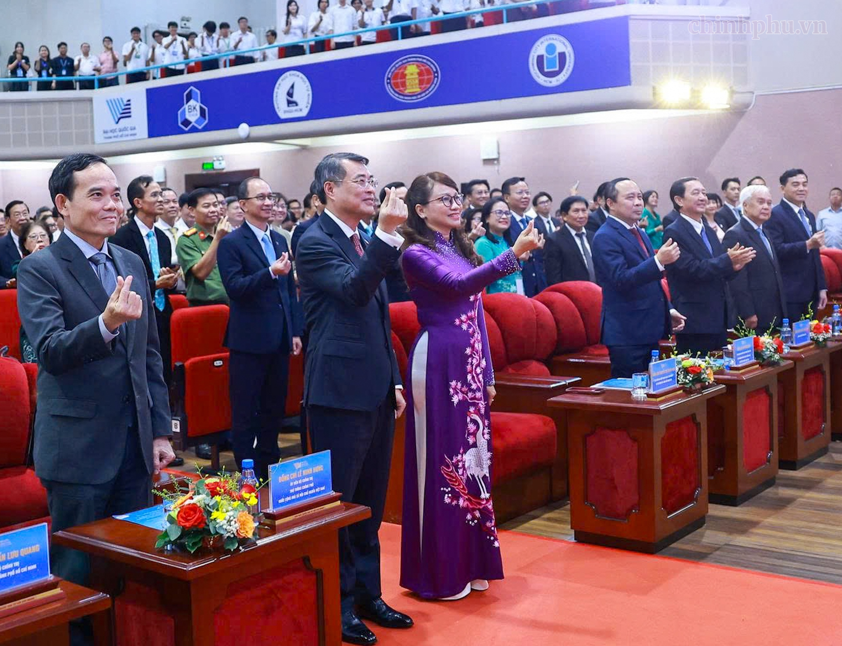 Thủ tướng: Chính phủ ủng hộ mạnh mẽ các ĐHQG trở thành các đại học tinh hoa đẳng cấp thế giới- Ảnh 2.
