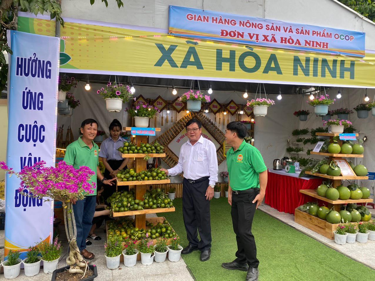 Bưởi da xanh H&ograve;a Ninh: Từ chuyển giao kỹ thuật đến sinh kế v&ugrave;ng đồi- Ảnh 2.
